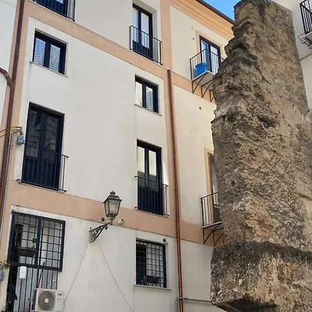 Cozy Near Cathedral *