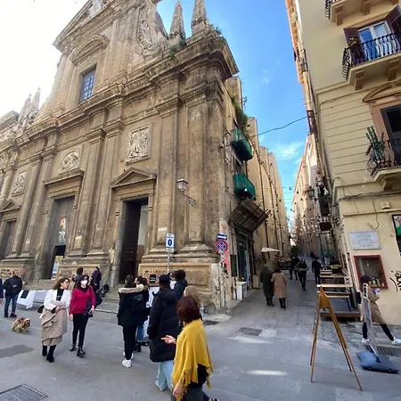 Cozy Near Cathedral *