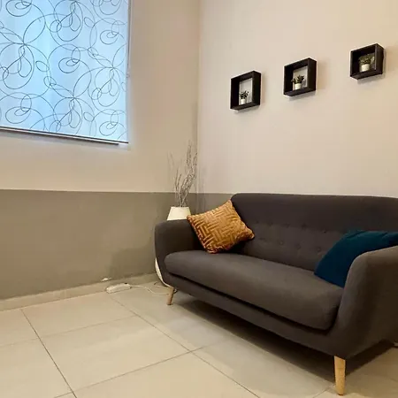 Cozy Near Cathedral *